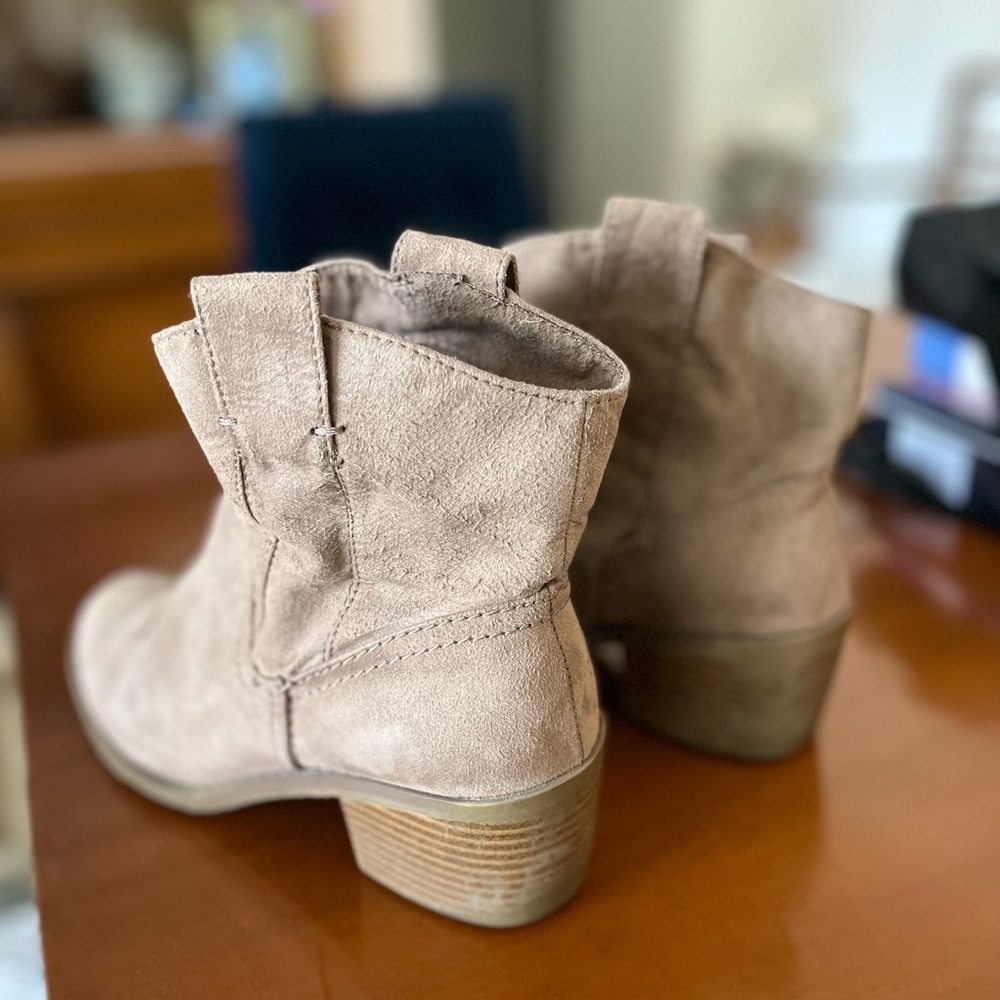 Suede Ranch Boots - Picture 5 of 6